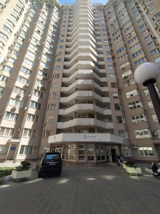 Апартаменты С Двумя Спальнями В Центре Города 오데사 외부 사진